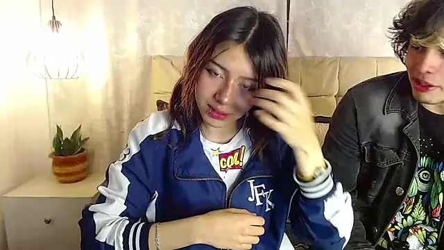 fyreandfox  online show from 21, 3, 2025