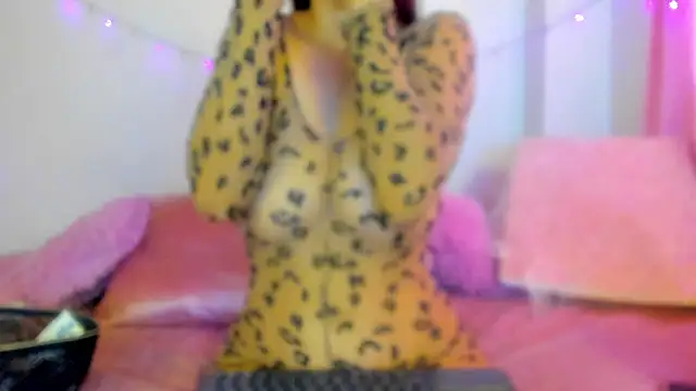 Snapshot of Danna_Myst chatting on 10, 11, 2025 Danna Myst online show from 10, 11, 2025