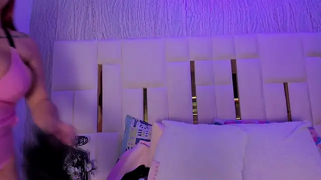 Snapshot of hillary_uckerman_ chatting on 2, 4, 2026 hillary uckerman online show from 2, 4, 2026