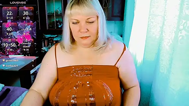 Snapshot of FlowerButterf chatting on 15, 9, 2025 FlowerButterf online show from 15, 9, 2025
