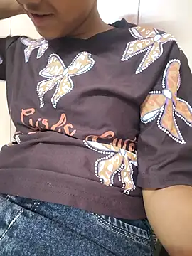 Snapshot of Aaradhna-hoy chatting on 8, 10, 2025 Aaradhna-hoy online show from 8, 10, 2025