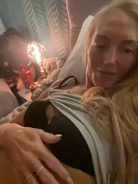 Fiery Blonde LexiX online show from 29, 10, 2025