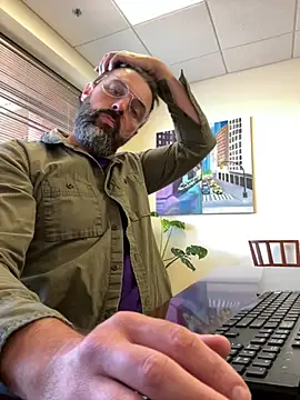 plaintreebull online show from 8, 7, 2026