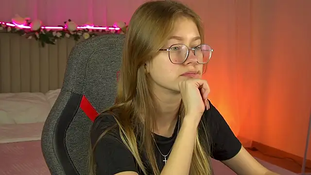 EveMundie online show from 25, 9, 2025