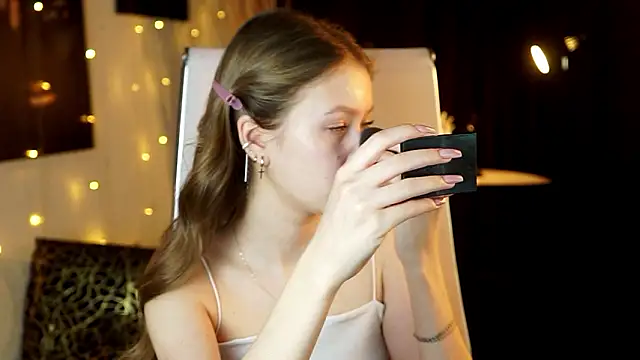 EveMundie online show from 27, 2, 2026