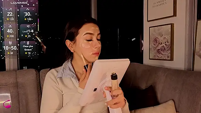 Snapshot of Ivanna_West chatting on 14, 11, 2025 Ivanna West online show from 14, 11, 2025