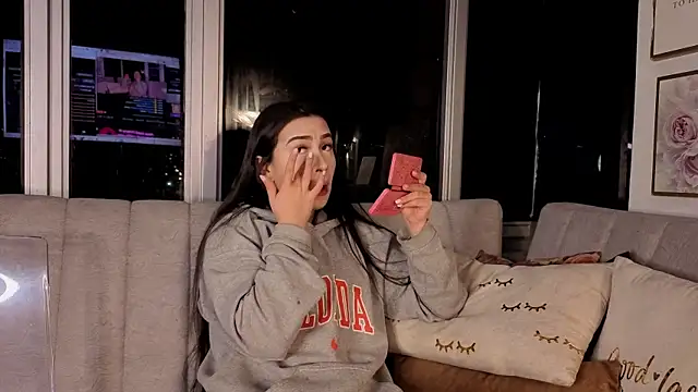 Snapshot of Ivanna_West chatting on 4, 12, 2025 Ivanna West online show from 4, 12, 2025