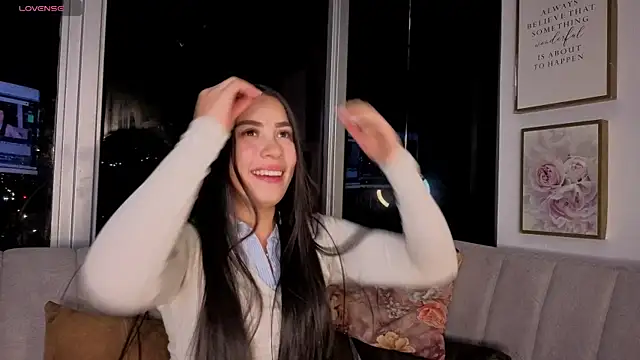 Snapshot of Ivanna_West chatting on 5, 12, 2025 Ivanna West online show from 5, 12, 2025