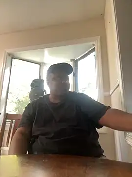 Snapshot of BlueNightsUncle chatting on 16, 10, 2025 BlueNightsUncle online show from 16, 10, 2025