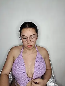 EmmaSulivan online show from 9, 3, 2025