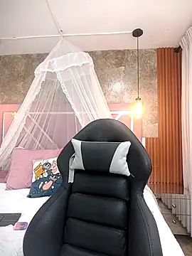 EmmaSulivan online show from 25, 9, 2025