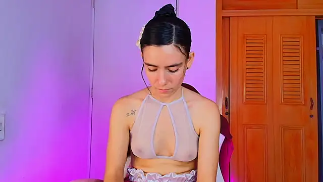 Peach Rose  online show from 9, 3, 2025