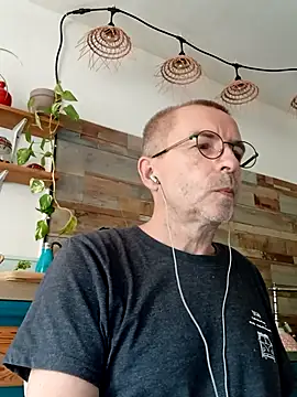 Xavspank2 online show from 10, 9, 2025