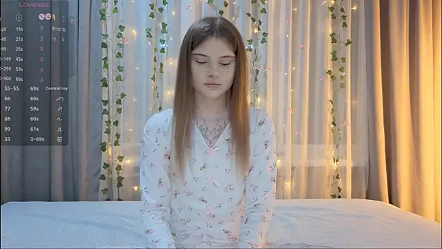 Snapshot of CarolinePepper chatting on 12, 2, 2026 CarolinePepper online show from 12, 2, 2026