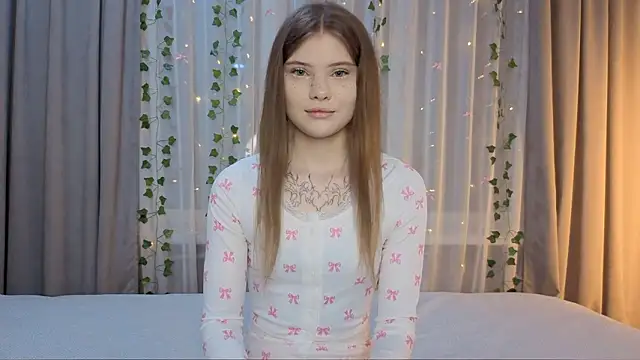 Snapshot of CarolinePepper chatting on 25, 3, 2026 CarolinePepper online show from 25, 3, 2026