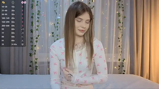 Snapshot of CarolinePepper chatting on 1, 4, 2026 CarolinePepper online show from 1, 4, 2026