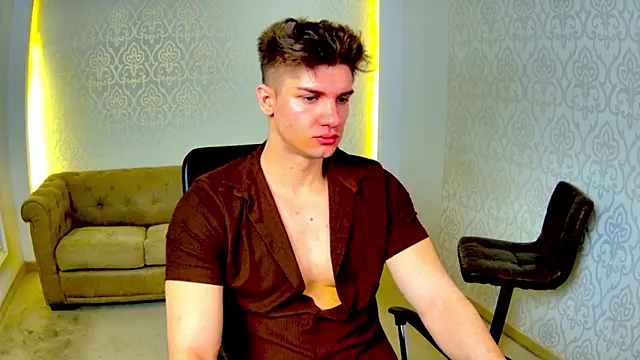 MaxKaiden online show from 25, 2, 2026