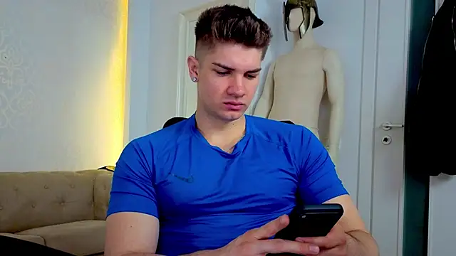 Snapshot of MaxKaiden chatting on 5, 5, 2026 MaxKaiden online show from 5, 5, 2026
