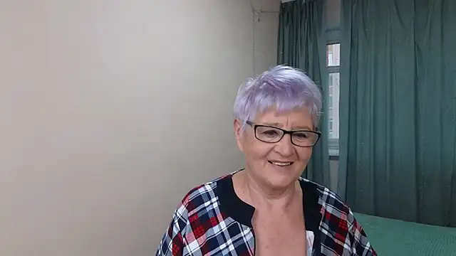 Snapshot of Sandra_Snowflake chatting on 25, 9, 2025 Sandra Snowflake online show from 25, 9, 2025