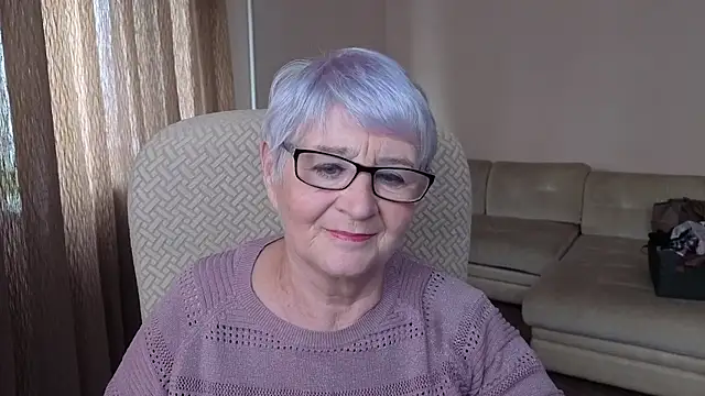 Snapshot of Sandra_Snowflake chatting on 7, 10, 2025 Sandra Snowflake online show from 7, 10, 2025