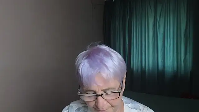 Snapshot of Sandra_Snowflake chatting on 10, 10, 2025 Sandra Snowflake online show from 10, 10, 2025