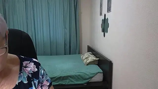 Snapshot of Sandra_Snowflake chatting on 27, 10, 2025 Sandra Snowflake online show from 27, 10, 2025