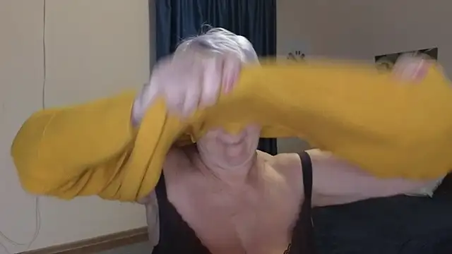 Snapshot of Sandra_Snowflake chatting on 7, 11, 2025 Sandra Snowflake online show from 7, 11, 2025