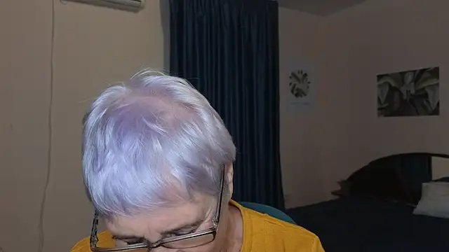 Snapshot of Sandra_Snowflake chatting on 12, 11, 2025 Sandra Snowflake online show from 12, 11, 2025