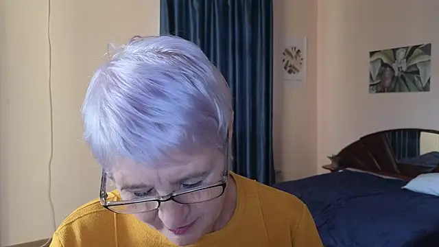 Snapshot of Sandra_Snowflake chatting on 20, 11, 2025 Sandra Snowflake online show from 20, 11, 2025