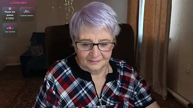 Snapshot of Sandra_Snowflake chatting on 6, 1, 2026 Sandra Snowflake online show from 6, 1, 2026