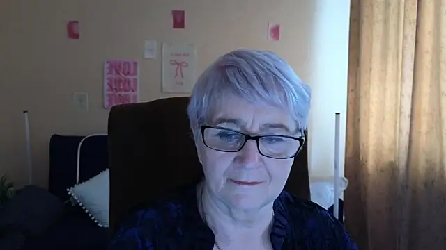 Sandra Snowflake online show from 8, 5, 2026