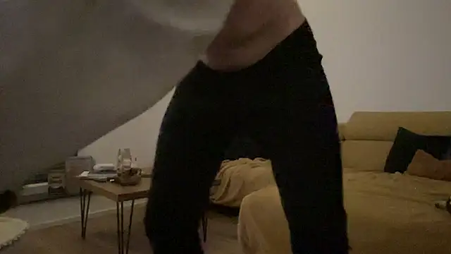 larsfrommars1992 online show from 16, 2, 2025