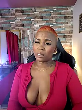 Snapshot of DashaSousaa chatting on 4, 5, 2026 DashaSousaa online show from 4, 5, 2026