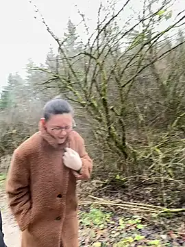 Snapshot of AvaFlowers6 chatting on 17, 12, 2025 AvaFlowers6 online show from 17, 12, 2025