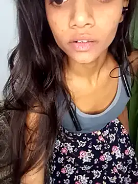 Snapshot of yourslady_ chatting on 5, 3, 2025 yourslady online show from 5, 3, 2025
