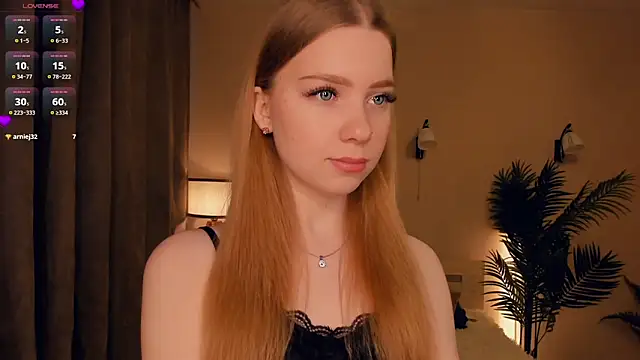 Snapshot of FloraBonde chatting on 9, 3, 2025 FloraBonde online show from 9, 3, 2025