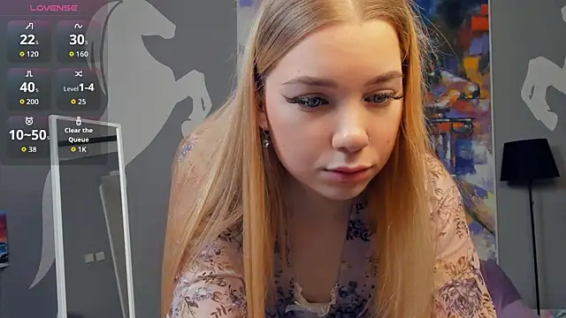 Snapshot of FloraBonde chatting on 12, 10, 2025 FloraBonde online show from 12, 10, 2025