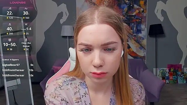 Snapshot of FloraBonde chatting on 30, 10, 2025 FloraBonde online show from 30, 10, 2025