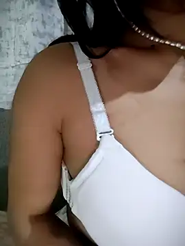 Snapshot of ElaRuil69 chatting on 7, 2, 2026 ElaRuil69 online show from 7, 2, 2026