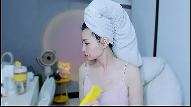 Snapshot of A_dabo chatting on 5, 11, 2025 A dabo online show from 5, 11, 2025