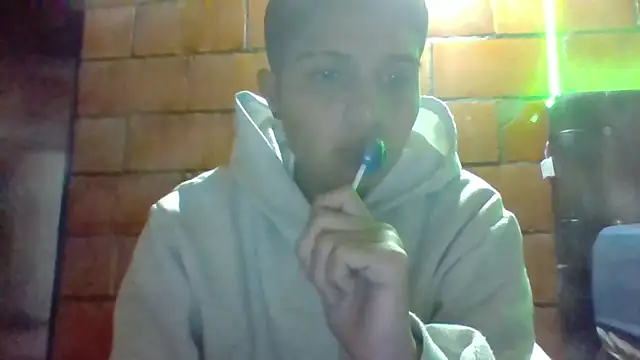 cora-gunn online show from 16, 3, 2025