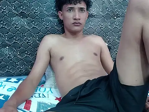 Snapshot of Boy_coll chatting on 2, 10, 2025 Boy coll online show from 2, 10, 2025