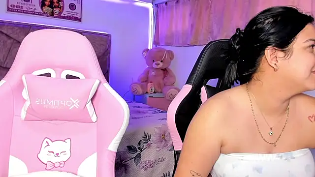 Snapshot of Cristal_Smith20 chatting on 1, 7, 2026 Cristal Smith20 online show from 1, 7, 2026