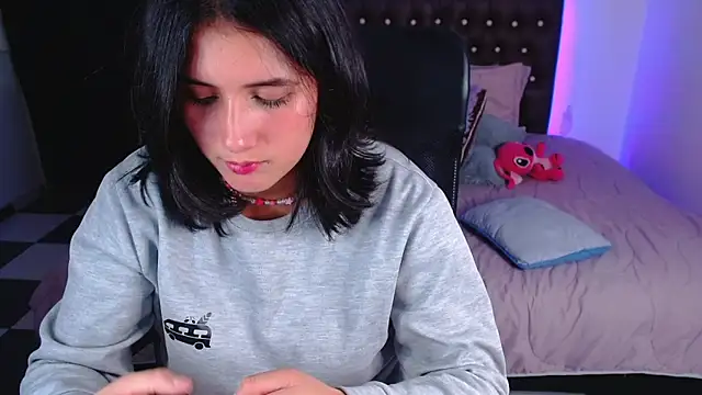 Snapshot of amy_royale chatting on 11, 3, 2025 amy royale online show from 11, 3, 2025