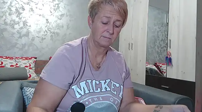 Snapshot of RosesandLillies chatting on 27, 1, 2025 RosesandLillies online show from 27, 1, 2025