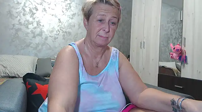 Snapshot of RosesandLillies chatting on 9, 2, 2025 RosesandLillies online show from 9, 2, 2025