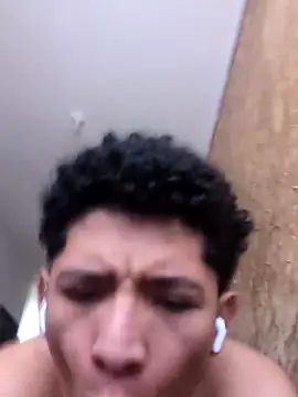 Snapshot of Magno_03 chatting on 24, 10, 2025 Magno 03 online show from 24, 10, 2025