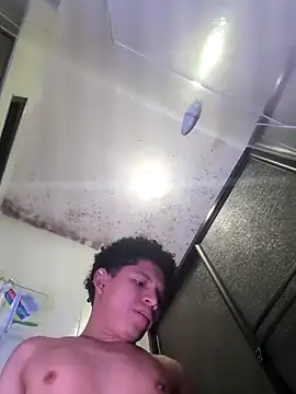 Snapshot of Magno_03 chatting on 29, 10, 2025 Magno 03 online show from 29, 10, 2025