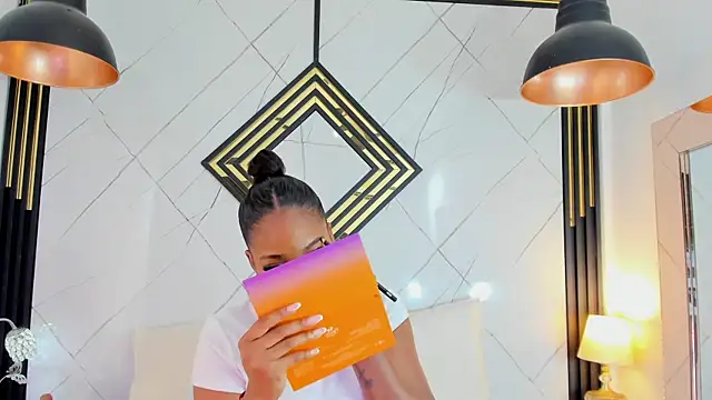 Snapshot of EmilyDiaaz chatting on 20, 12, 2025 EmilyDiaaz online show from 20, 12, 2025