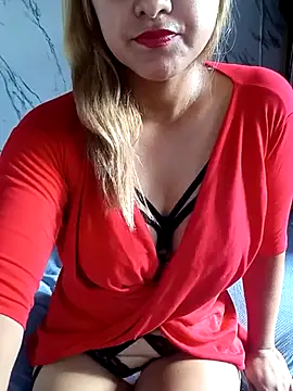 Dulcechocolate7 online show from 7, 3, 2025